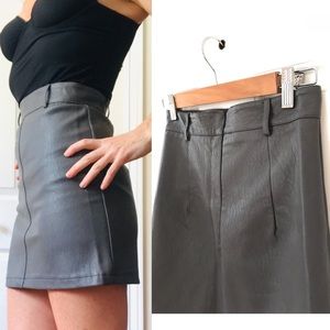 LF E-Lady grey vegan leather pencil skirt, NWT